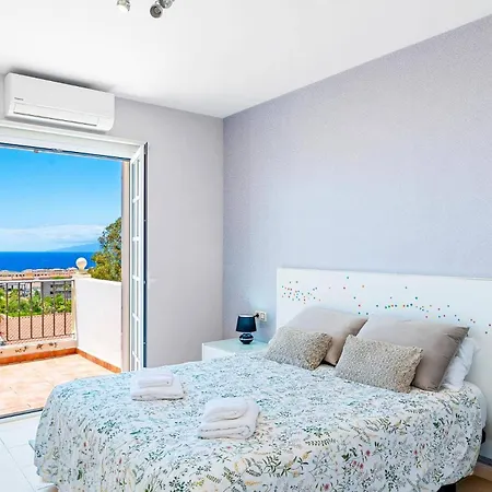 By Villa Costa Adeje (Tenerife)